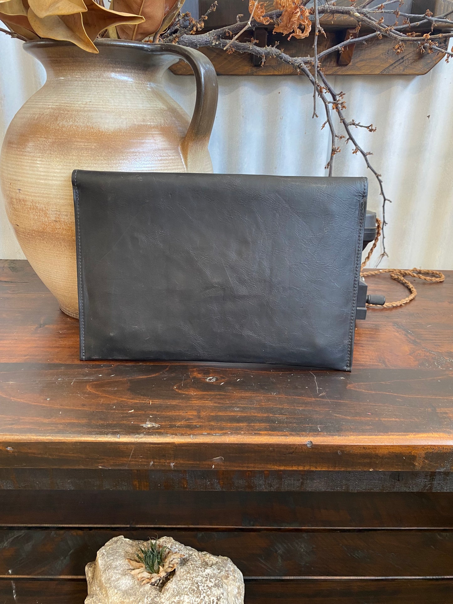 Havana NZ leather laptop case back view.
