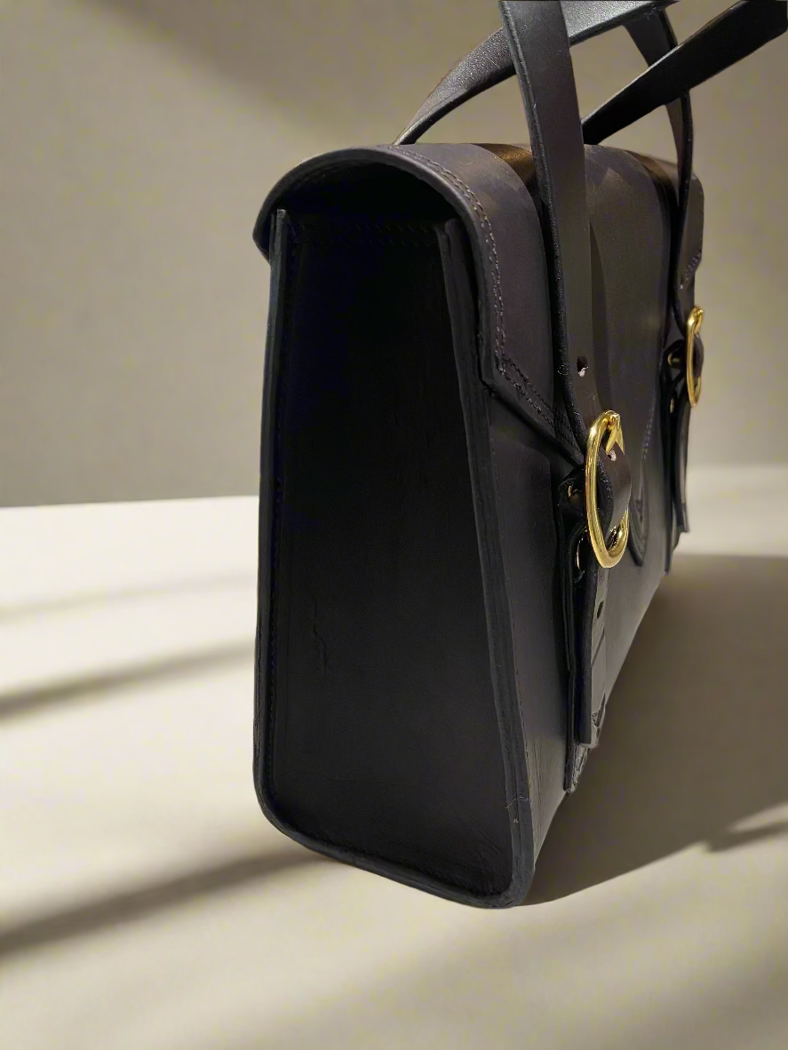 Side view of a Havana Fisher Purse